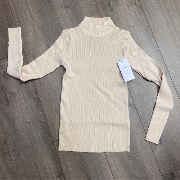 Oatmeal Beige Mock Neck Turtleneck Ribbed Sweater - Picture 7 of 8